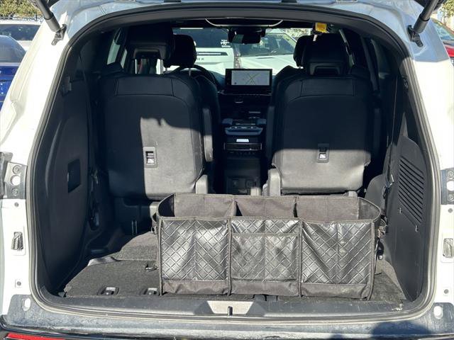 Certified 2025 Toyota Sienna Platinum image 15