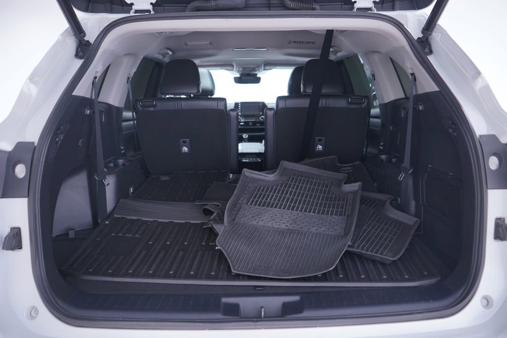 Used 2022 Toyota Highlander XLE image 22