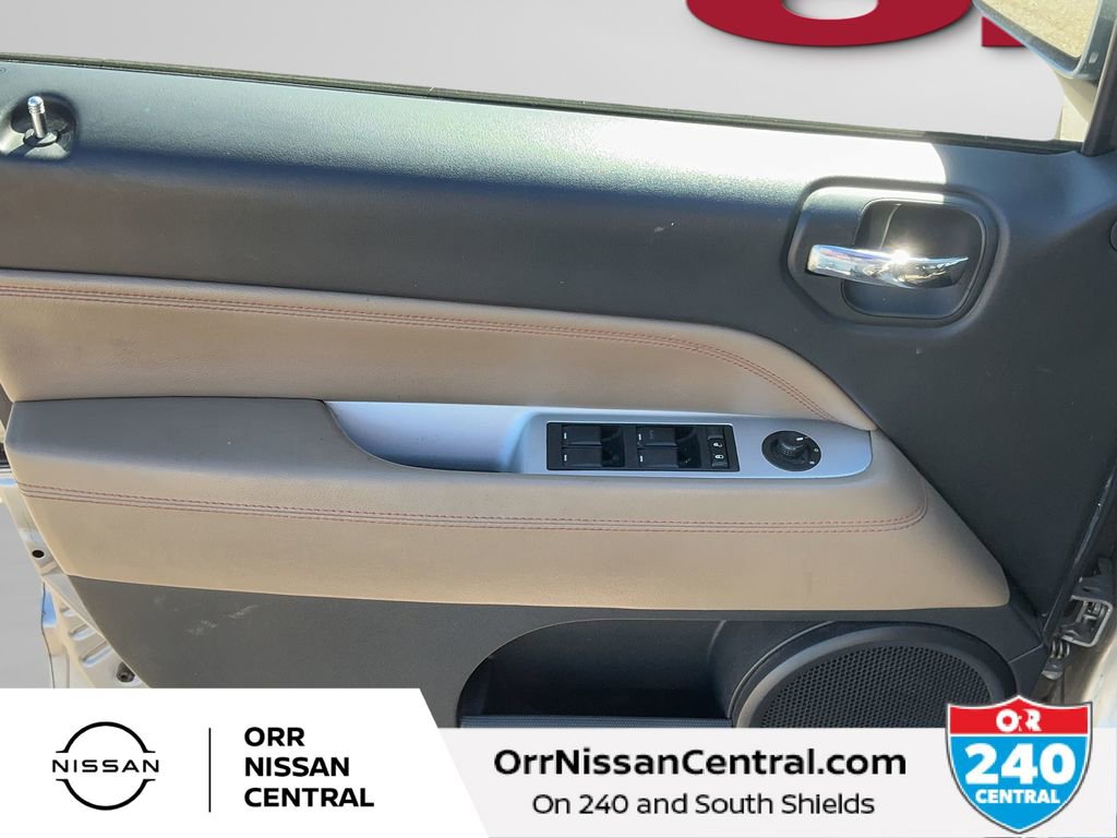 Used 2016 Jeep Compass Latitude image 16