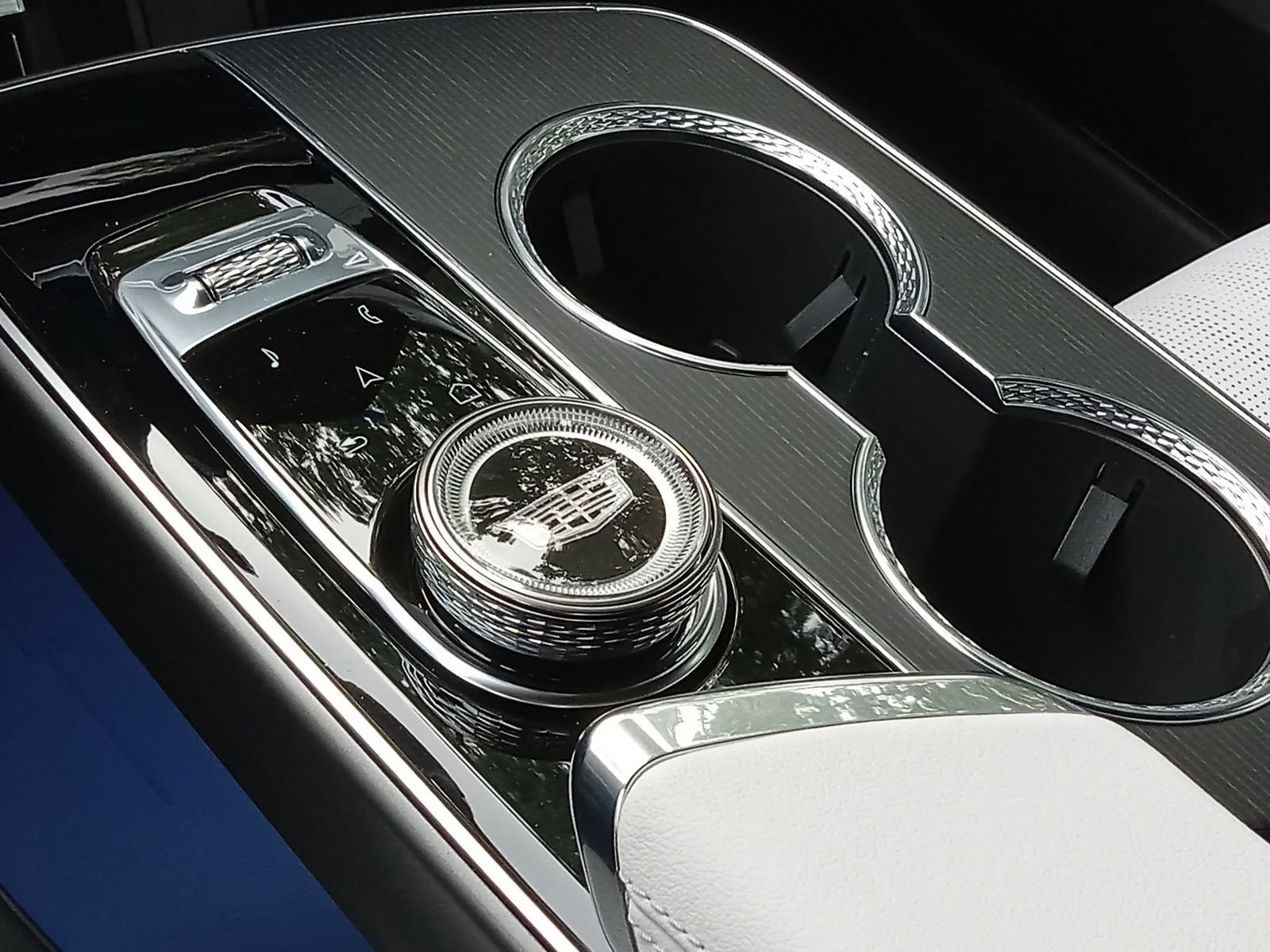 New 2026 Cadillac Lyriq Sport image 15