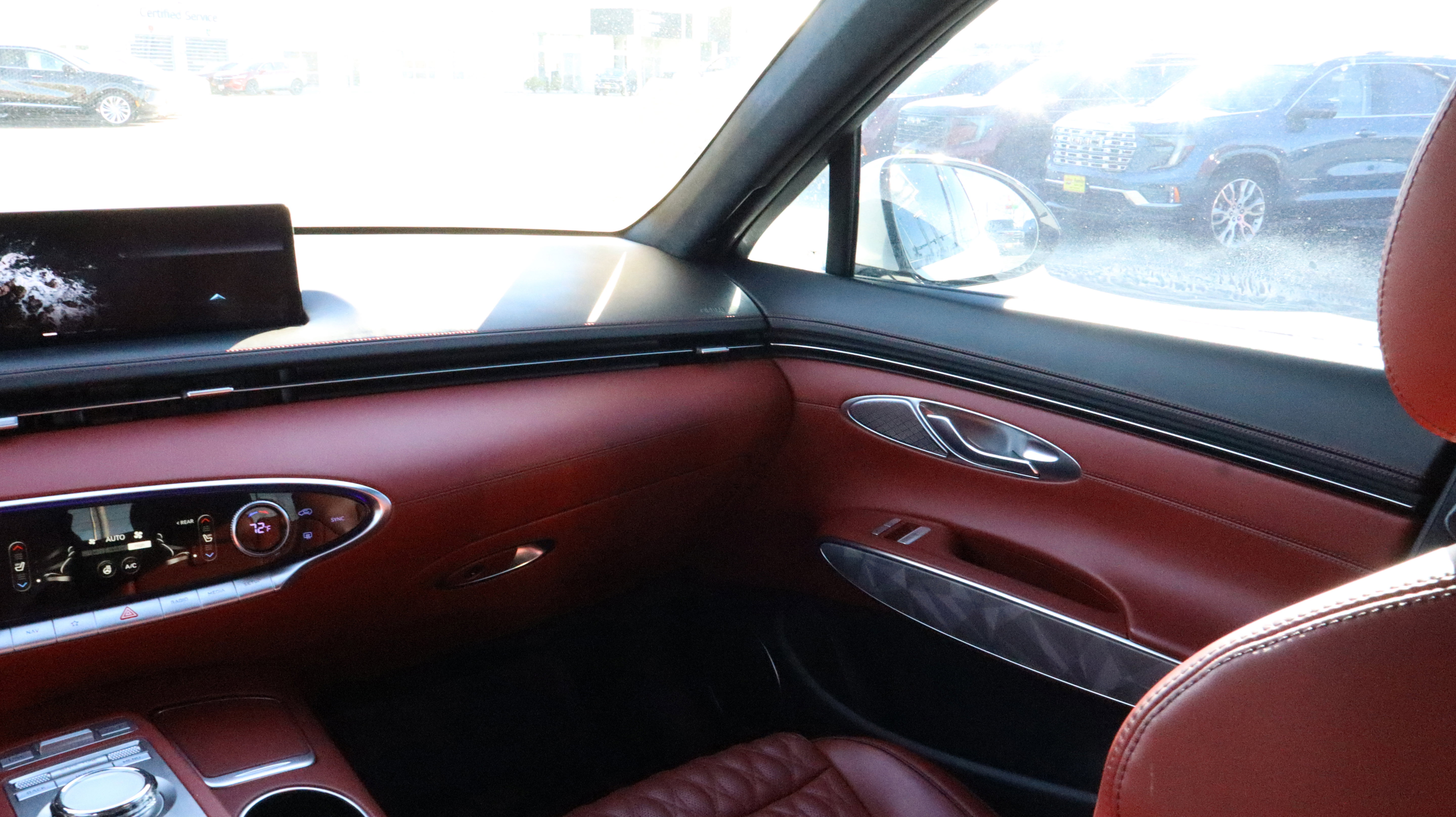 Used 2022 Genesis GV70 3.5T Sport w/ Sport Advanced Package image 11