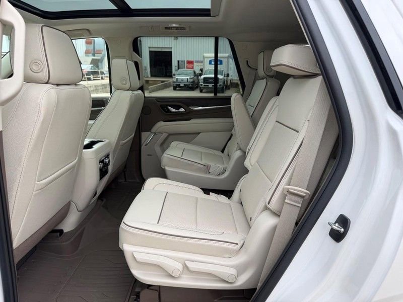 Used 2022 GMC Yukon Denali image 9