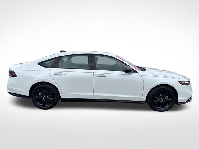 Certified 2025 Honda Accord SE image 6