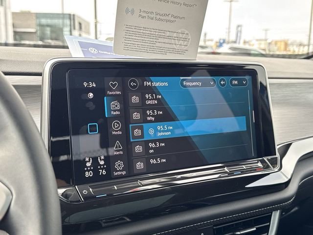 Used 2025 Volkswagen Atlas Cross Sport SE w/ Panoramic Sunroof Package image 22