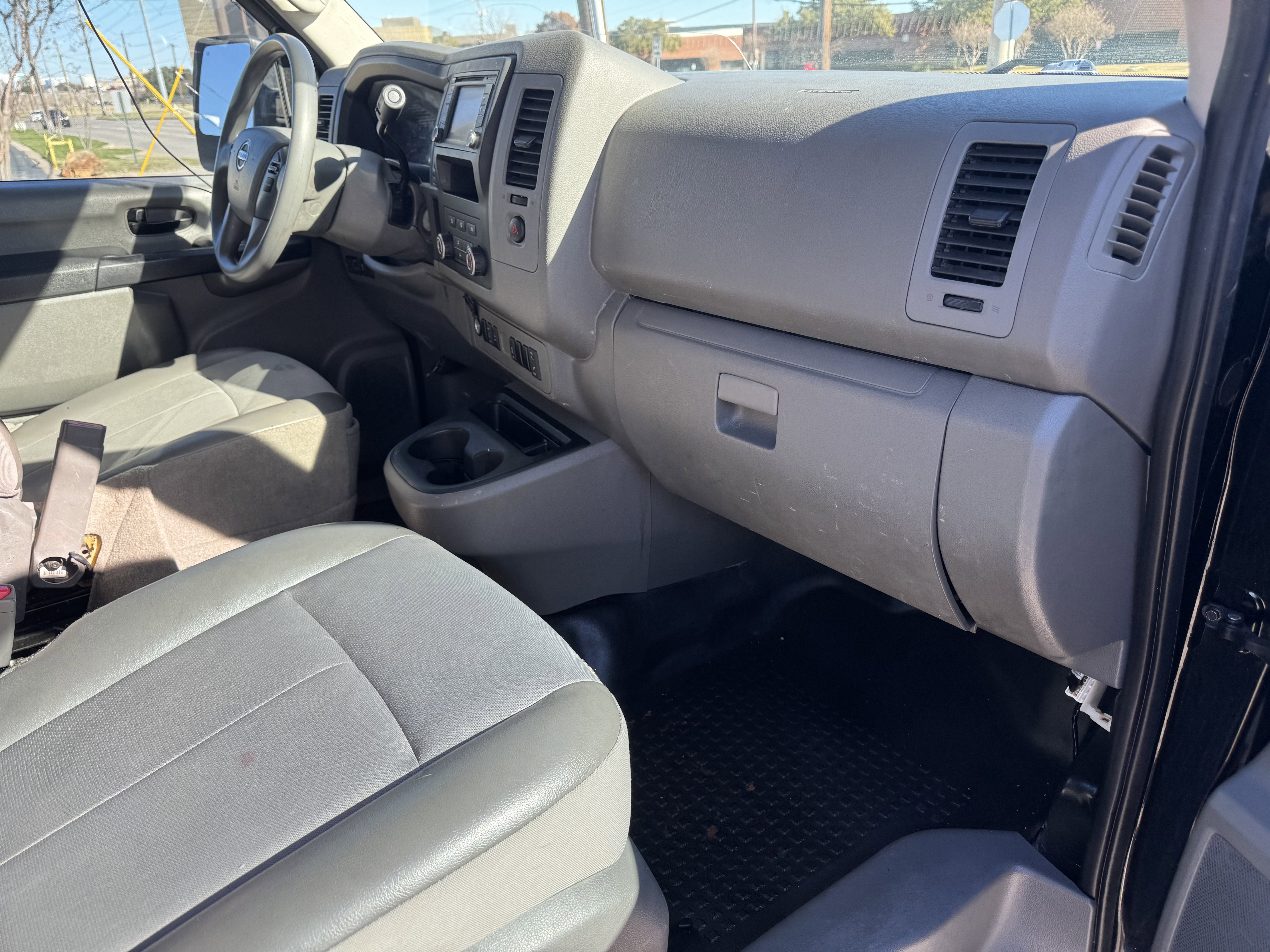 Used 2018 Nissan NV 3500 SL w/ Navigation Package image 12