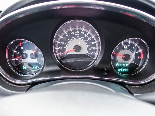 Used 2014 Chrysler 200 Touring image 3