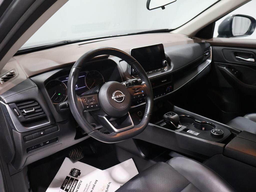 Used 2023 Nissan Rogue SV w/ SV Premium B Package image 15