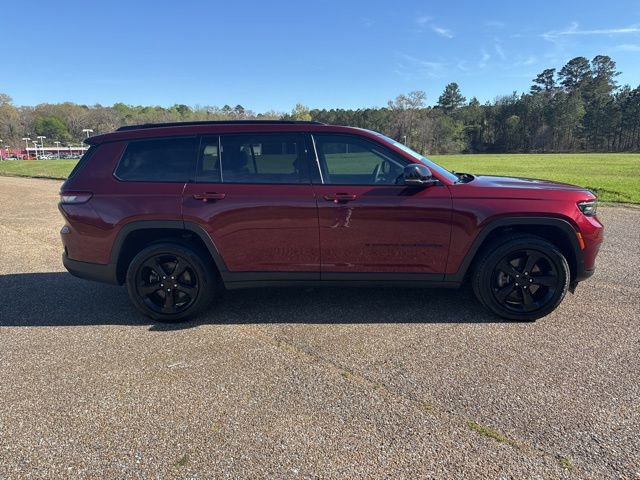 Used 2024 Jeep Grand Cherokee L Altitude AWD/4WD image 9