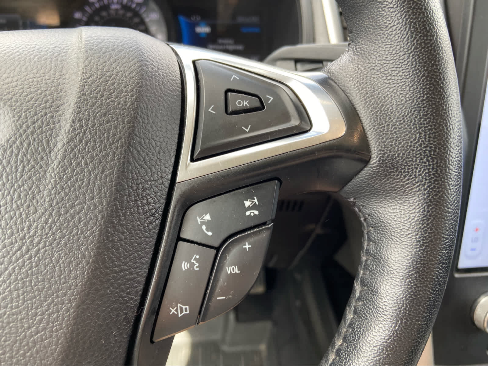 Used 2024 Ford Edge SEL w/ Convenience Package AWD/4WD image 22