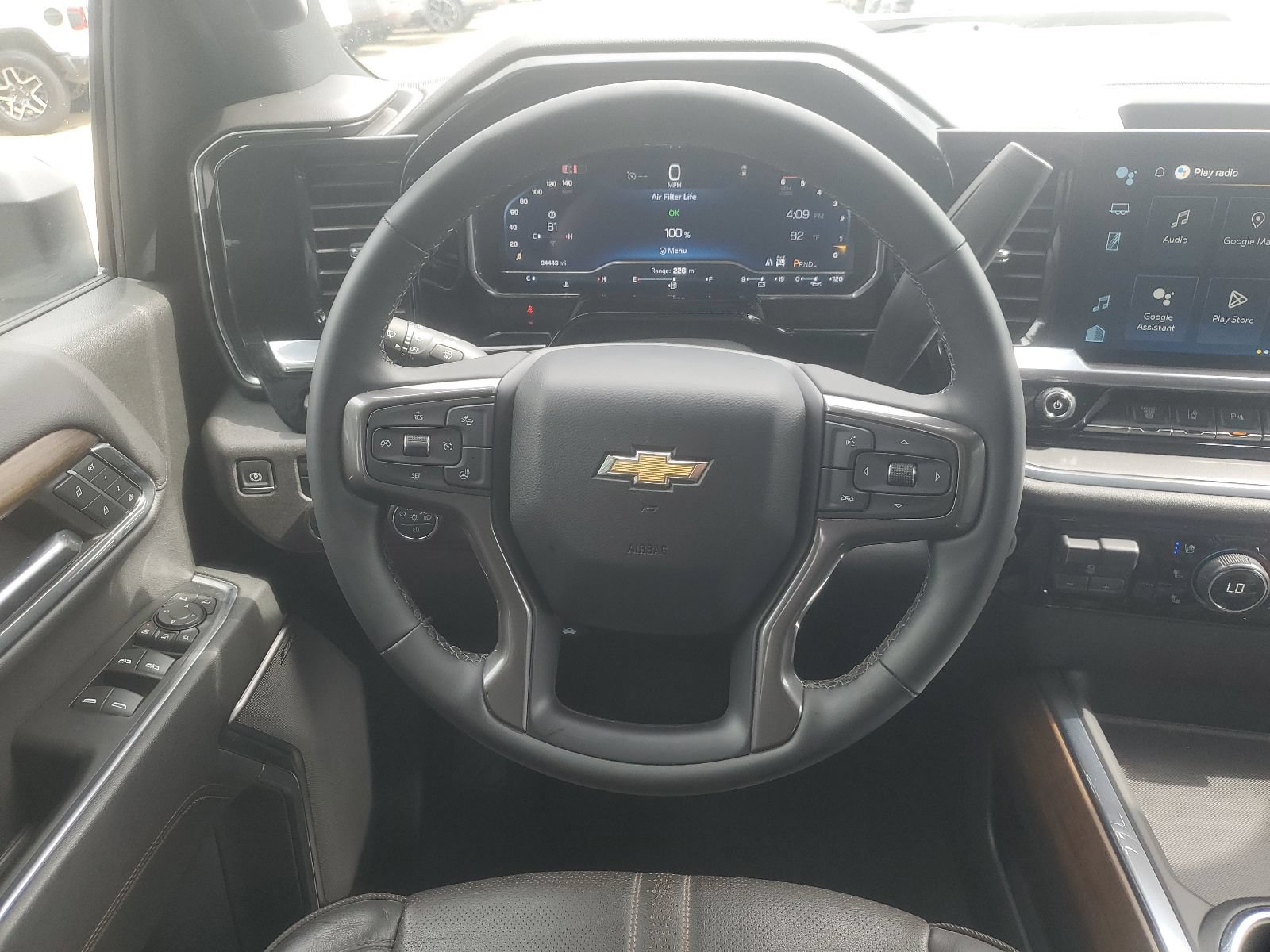 Used 2024 Chevrolet Silverado 2500 High Country w/ Technology Package AWD/4WD image 11