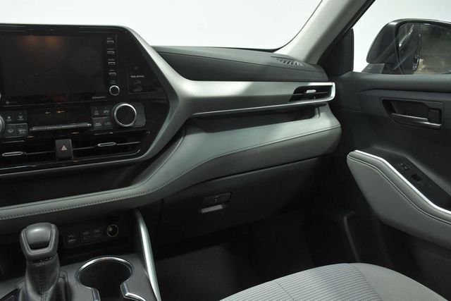 Used 2022 Toyota Highlander L image 25