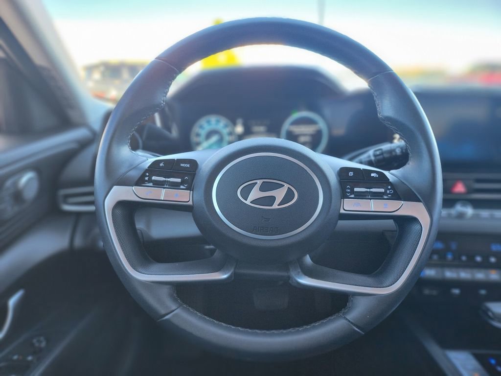 Certified 2024 Hyundai Elantra Limited image 15