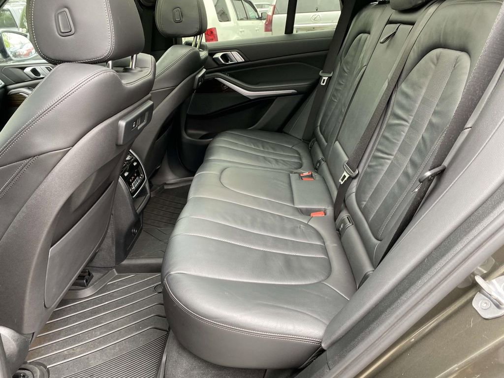 Used 2020 BMW X5 xDrive40i w/ Premium Package AWD/4WD image 12