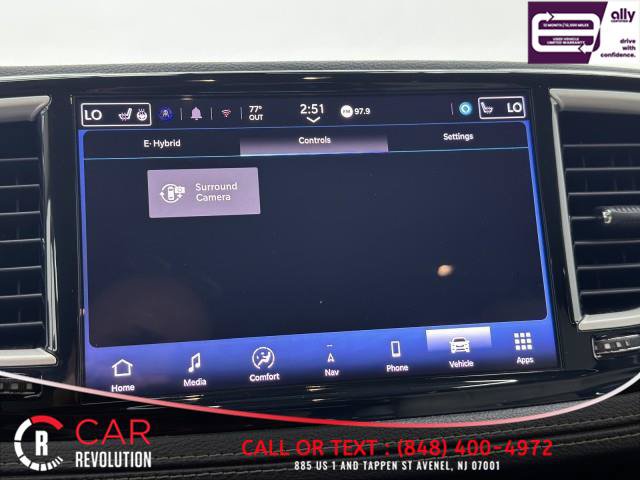 Used 2021 Chrysler Pacifica Touring-L FWD image 35