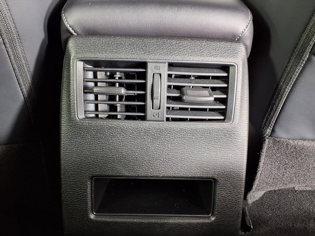 Used 2024 Mitsubishi Outlander SE image 12