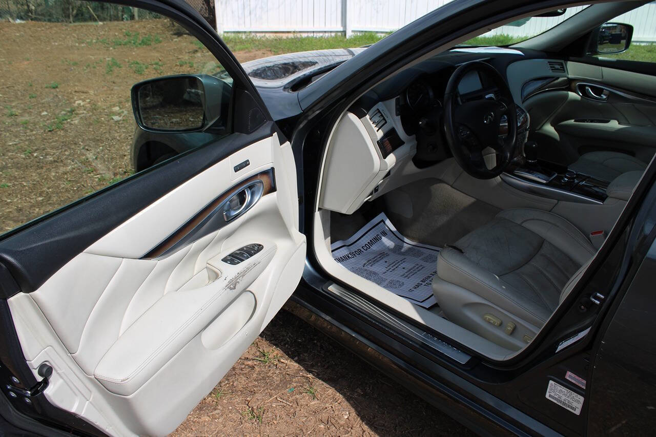 Used 2011 INFINITI M37 x w/ Deluxe Touring Pkg image 13