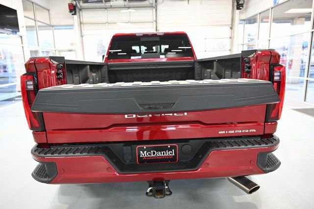 Used 2024 GMC Sierra 3500 Denali image 7