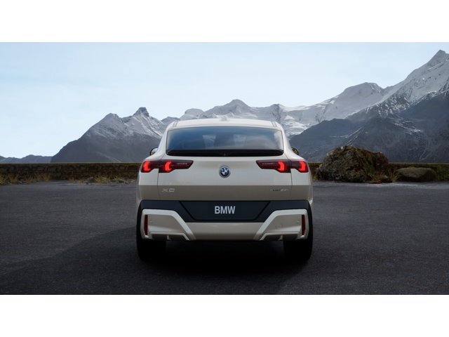 New 2026 BMW X2 xDrive28i AWD/4WD image 5