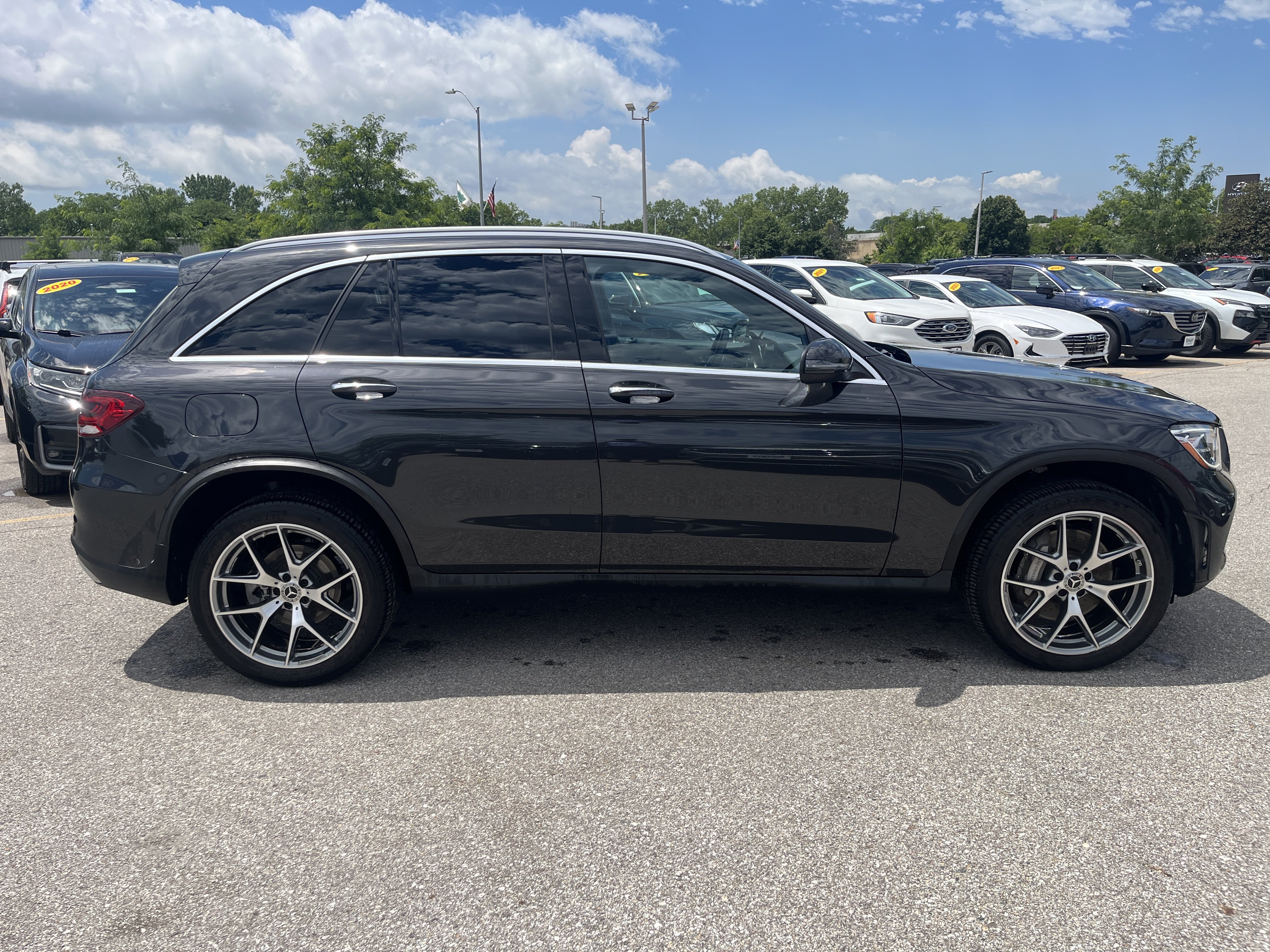 Used 2022 Mercedes-Benz GLC 300 4MATIC image 4