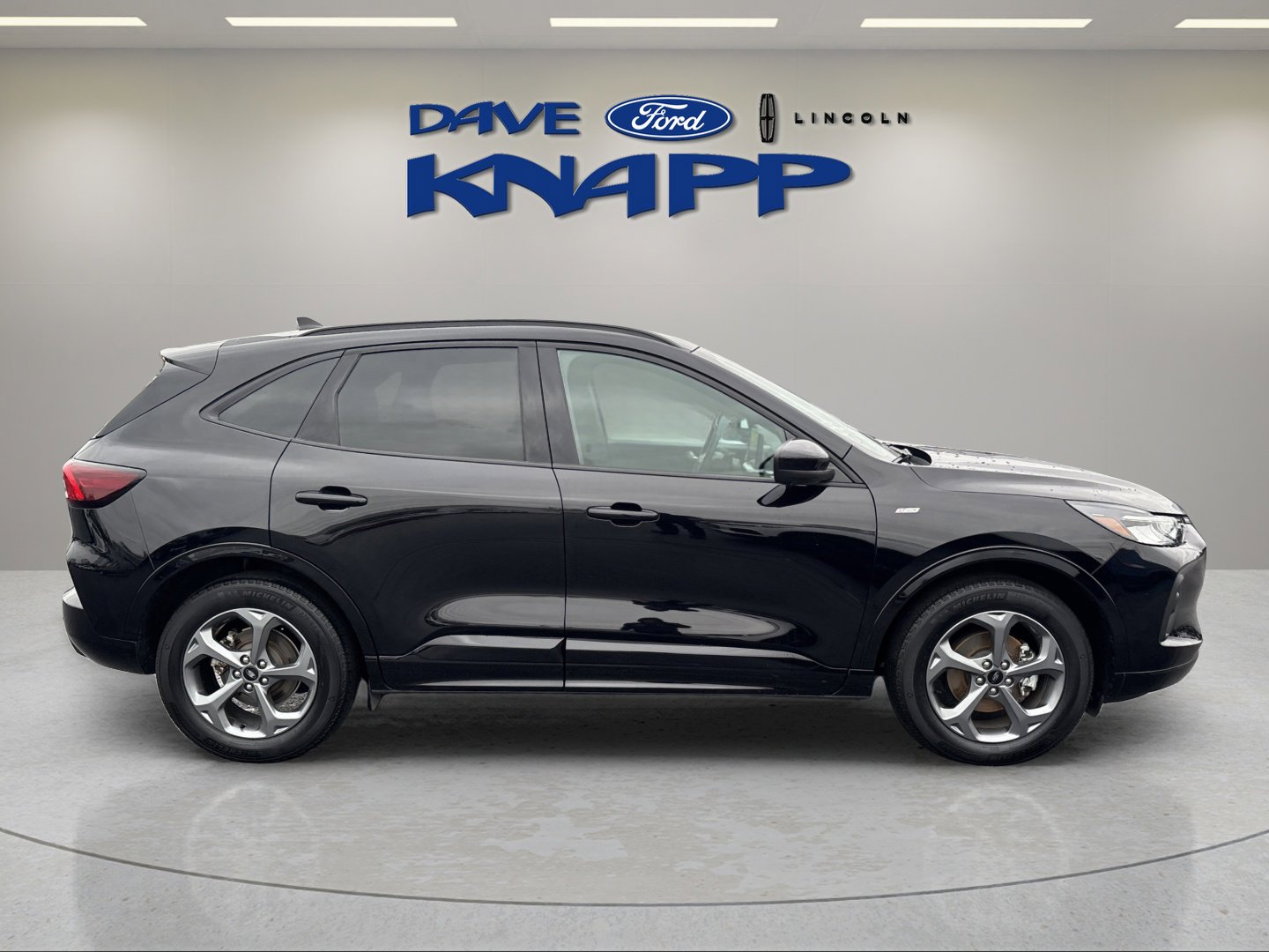Used 2024 Ford Escape ST-Line Select w/ Tech Pack #2 image 9