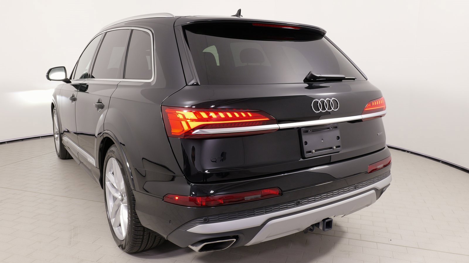 Used 2025 Audi Q7 3.0T Premium Plus w/ Premium Plus Package image 14