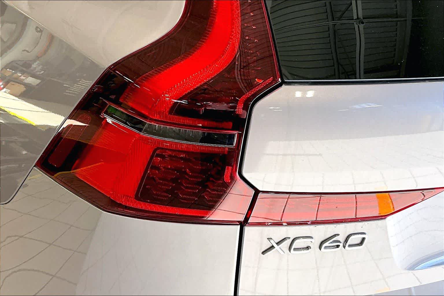 New 2026 Volvo XC60 B5 Plus w/ Protection Package Premier AWD/4WD image 5