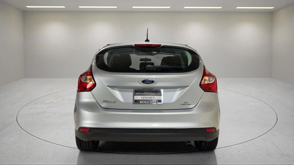Used 2013 Ford Focus SE w/ SE Winter Pkg FWD image 4