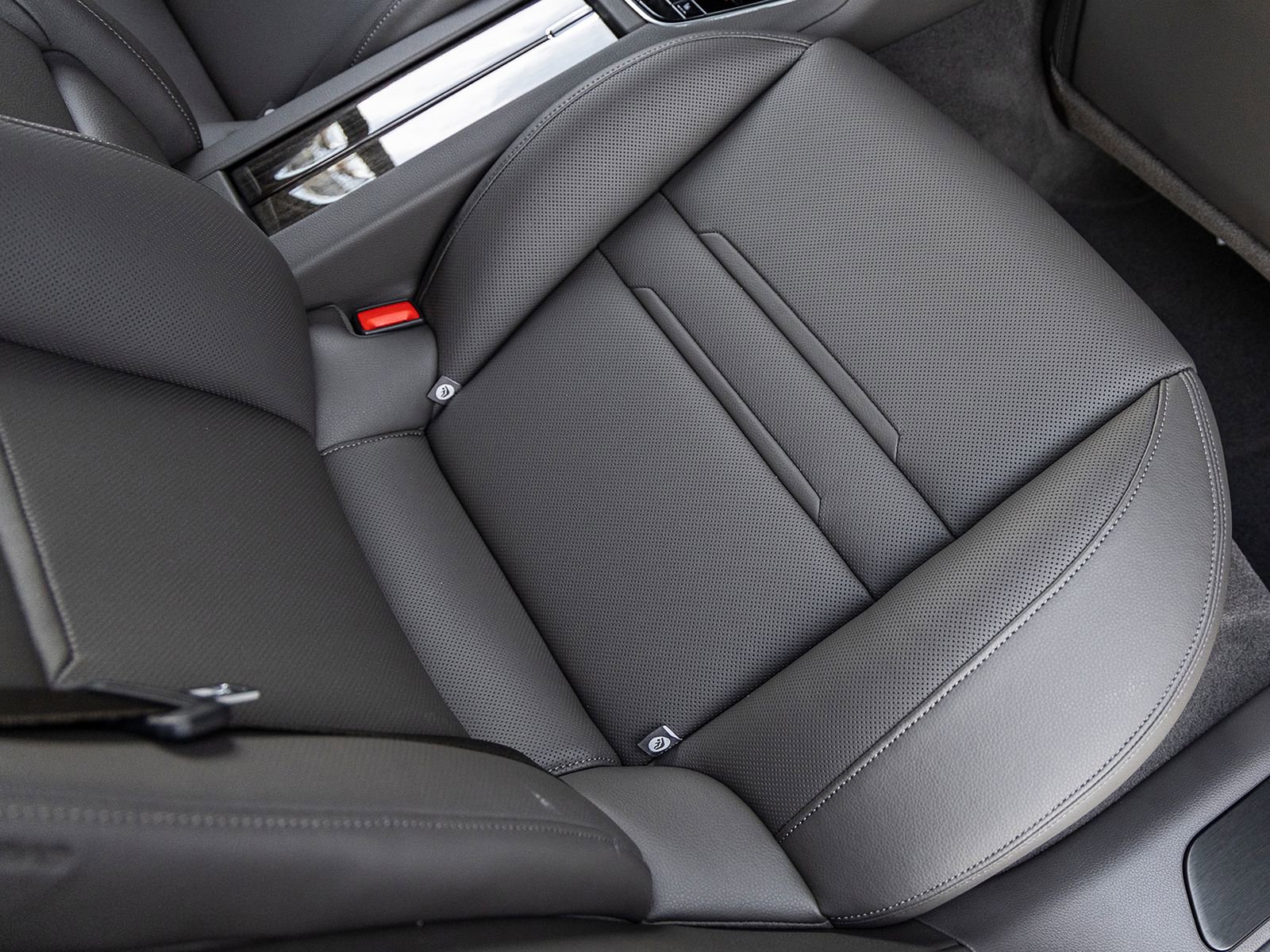 Certified 2023 Porsche Panamera Platinum Edition image 41