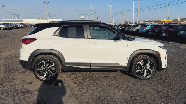 Certified 2022 Chevrolet TrailBlazer RS w/ Sun and Liftgate Package image 9