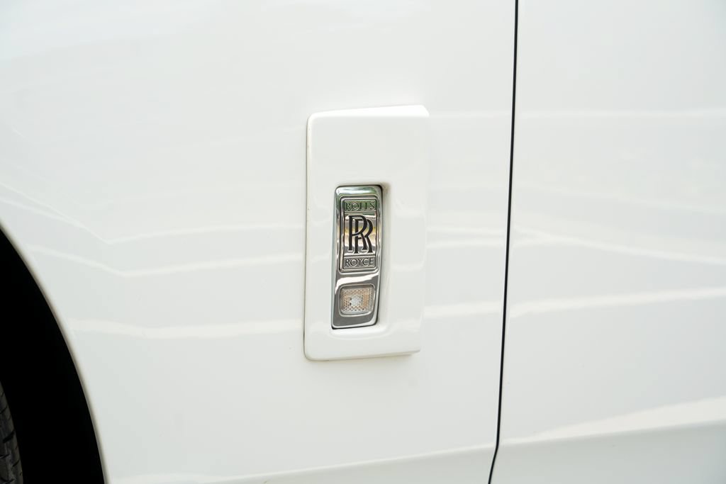 Used 2022 Rolls-Royce Phantom Sedan w/ The Phantom Package RWD image 25