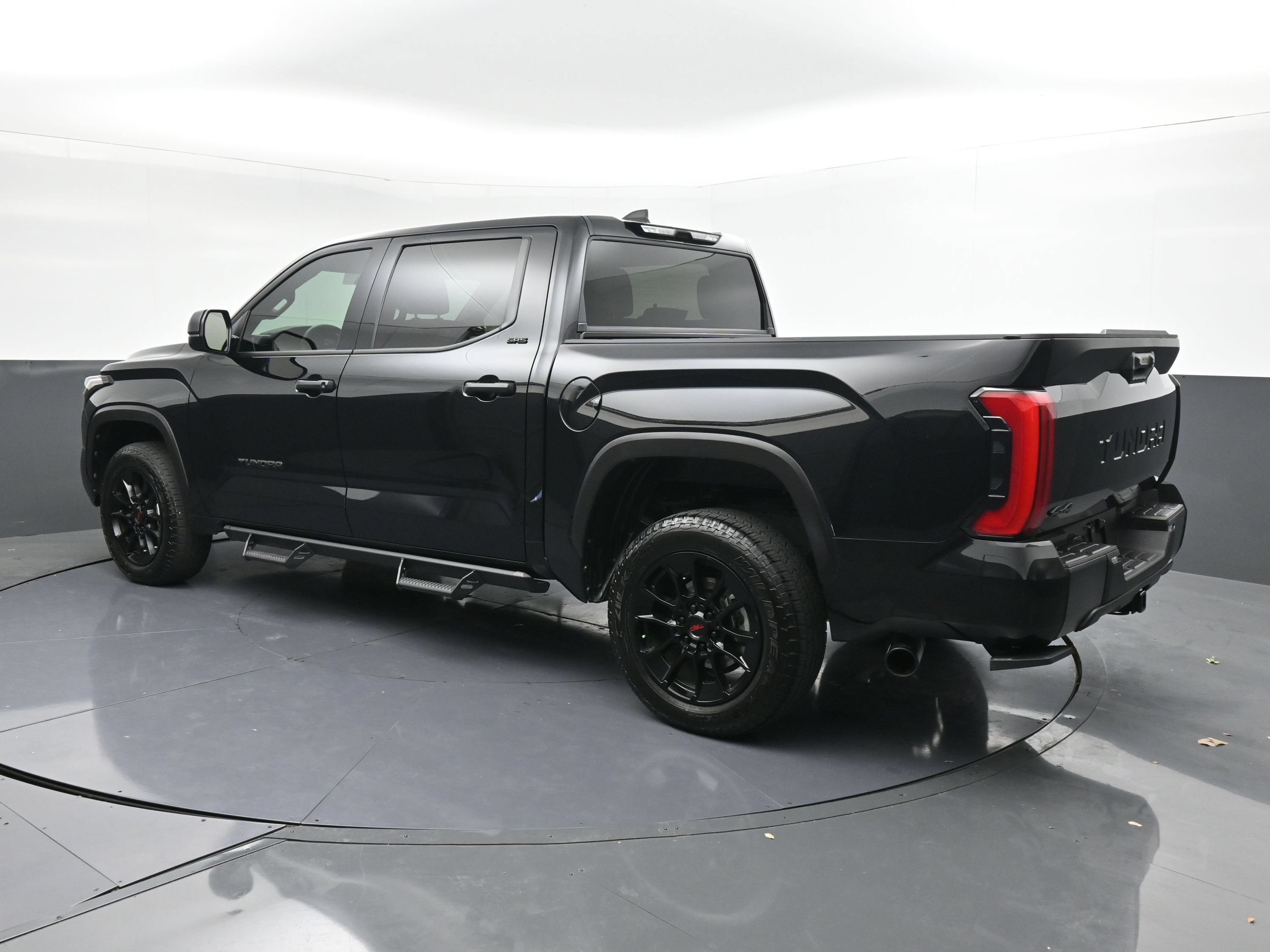 Used 2025 Toyota Tundra SR5 AWD/4WD image 6