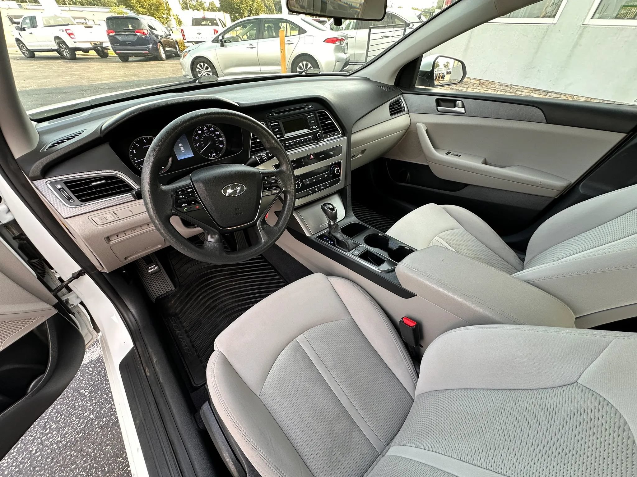 Used 2017 Hyundai Sonata SE FWD image 9