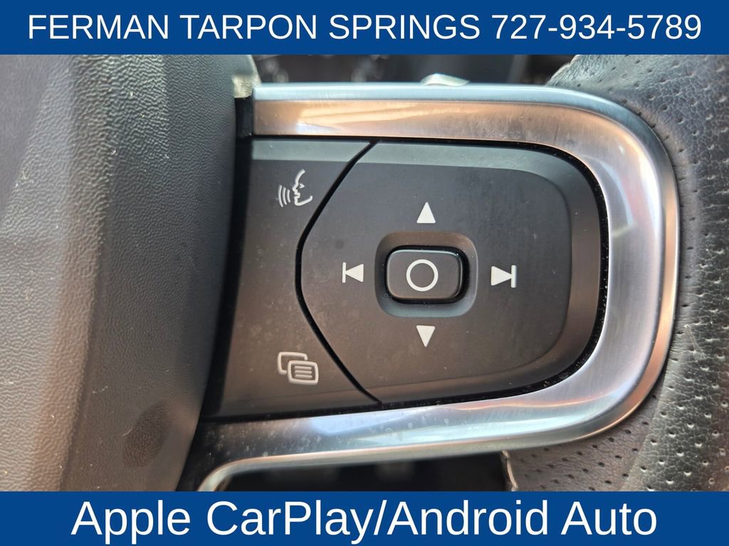 Used 2020 Volvo XC40 T4 R-Design w/ Protection Package Premier image 30