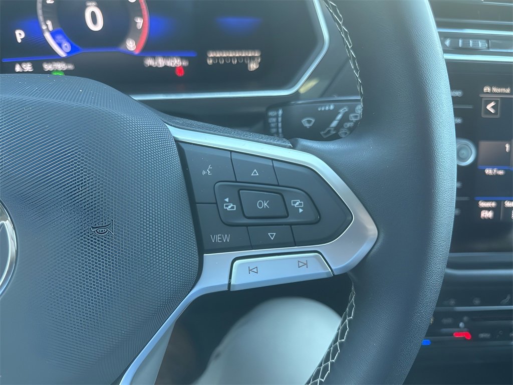 Used 2022 Volkswagen Tiguan SE image 19