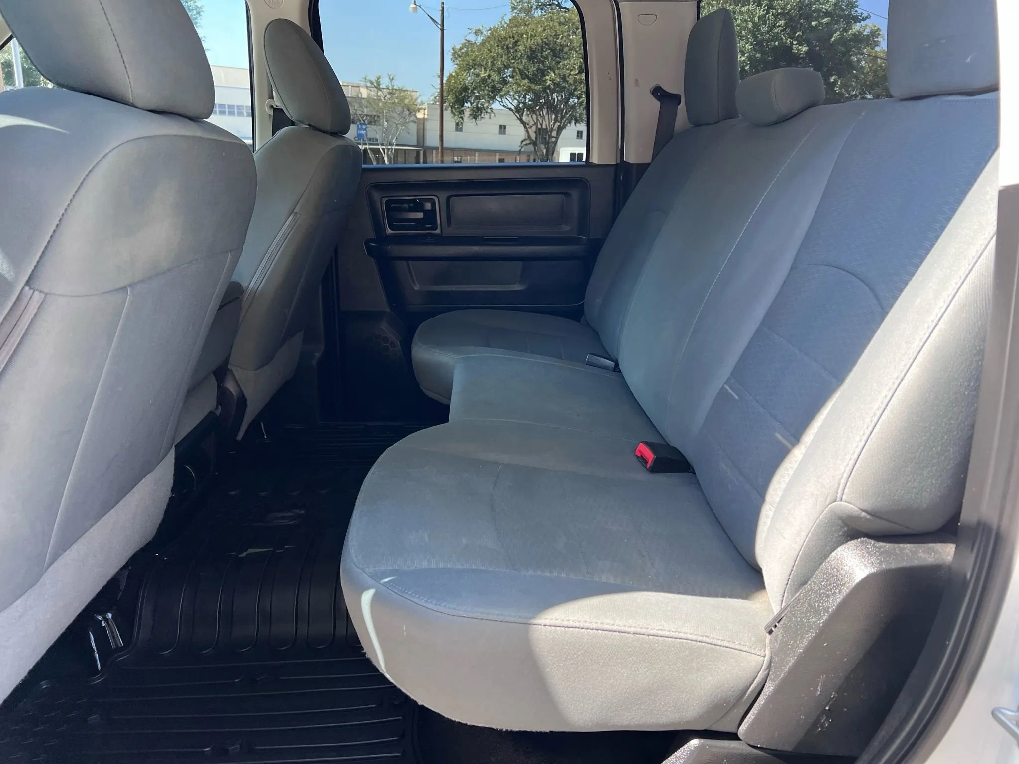 Used 2018 RAM 3500 Tradesman w/ Chrome Appearance Group image 25