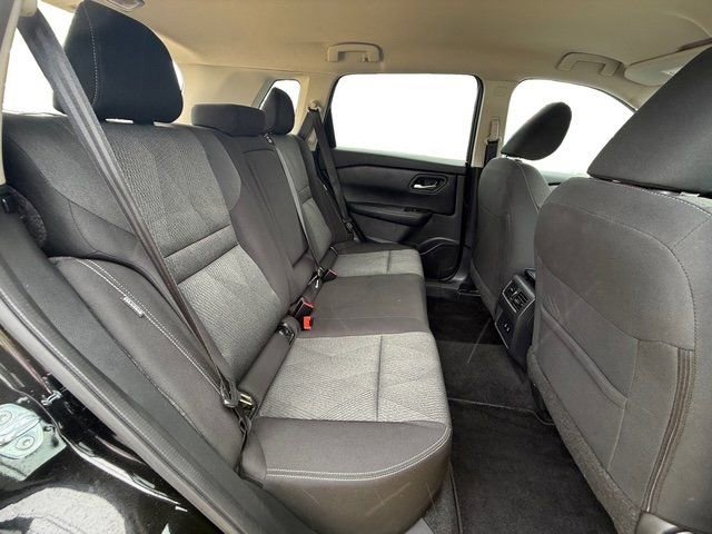 Used 2025 Nissan Rogue SV image 27