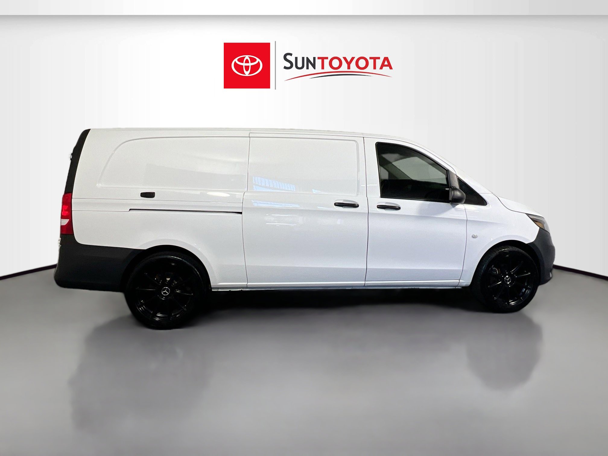 Used 2020 Mercedes-Benz Metris image 2