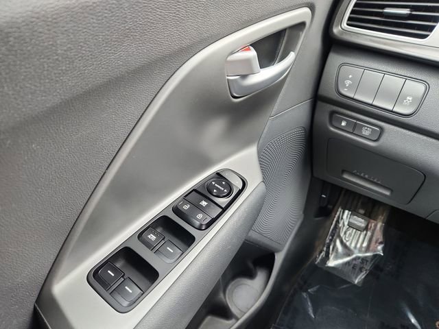 Used 2017 Kia Niro LX image 33