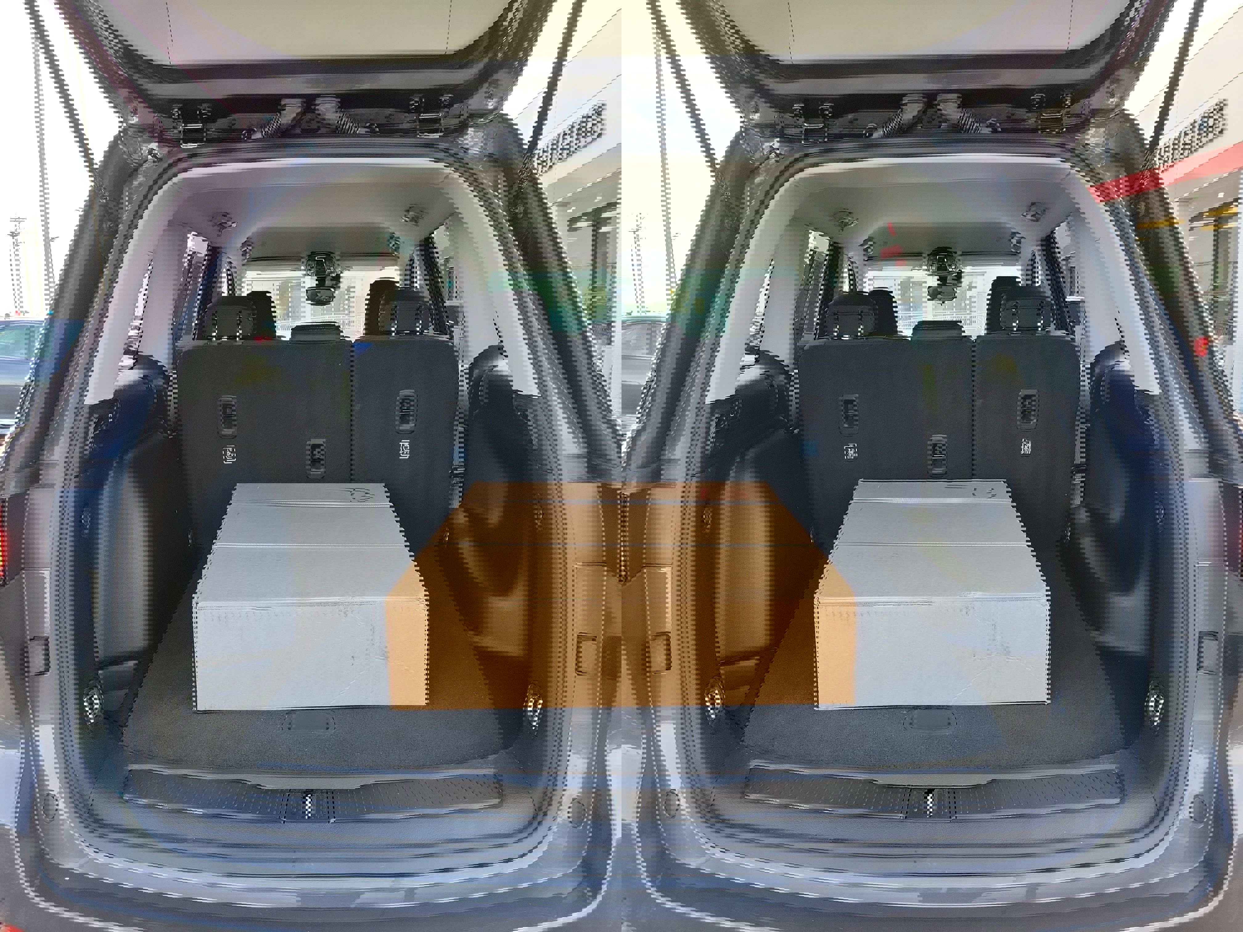 Used 2024 Jeep Grand Cherokee Laredo image 8