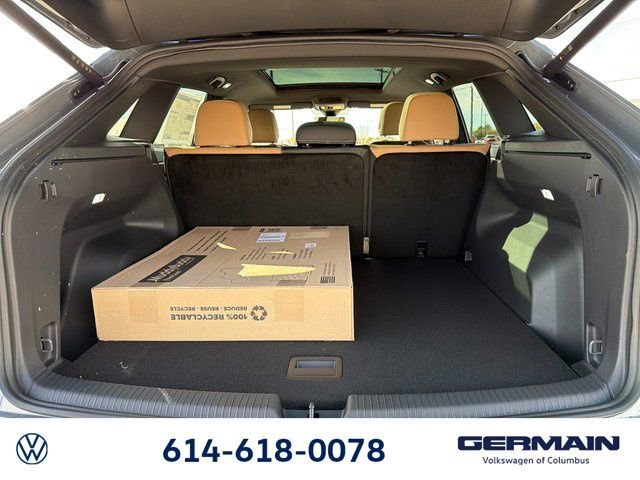 New 2026 Volkswagen Atlas Cross Sport SEL R-Line image 14