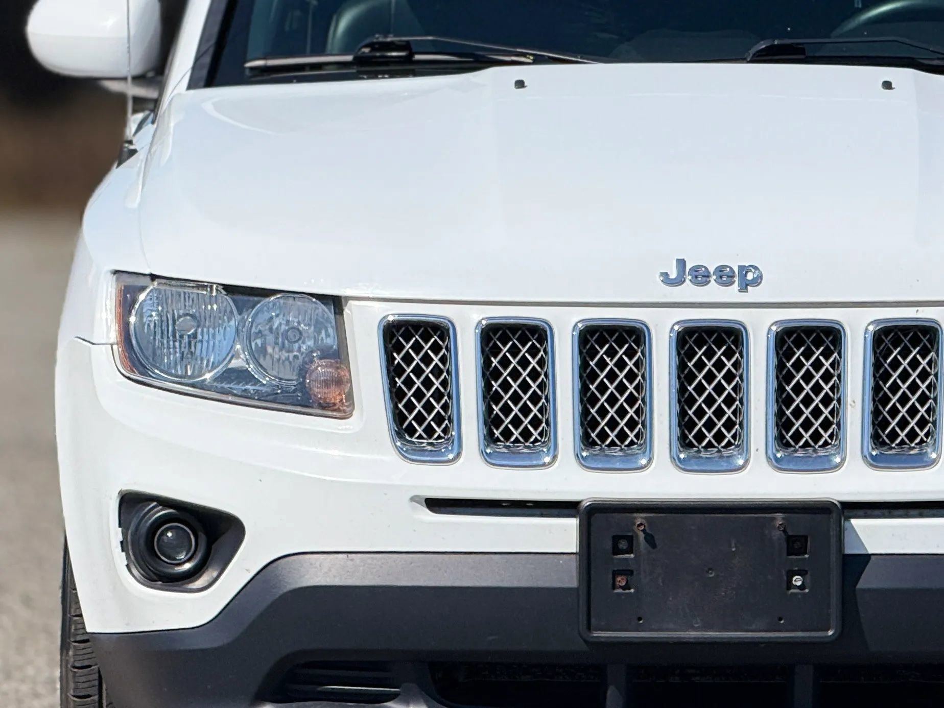 Used 2014 Jeep Compass Latitude AWD/4WD image 11