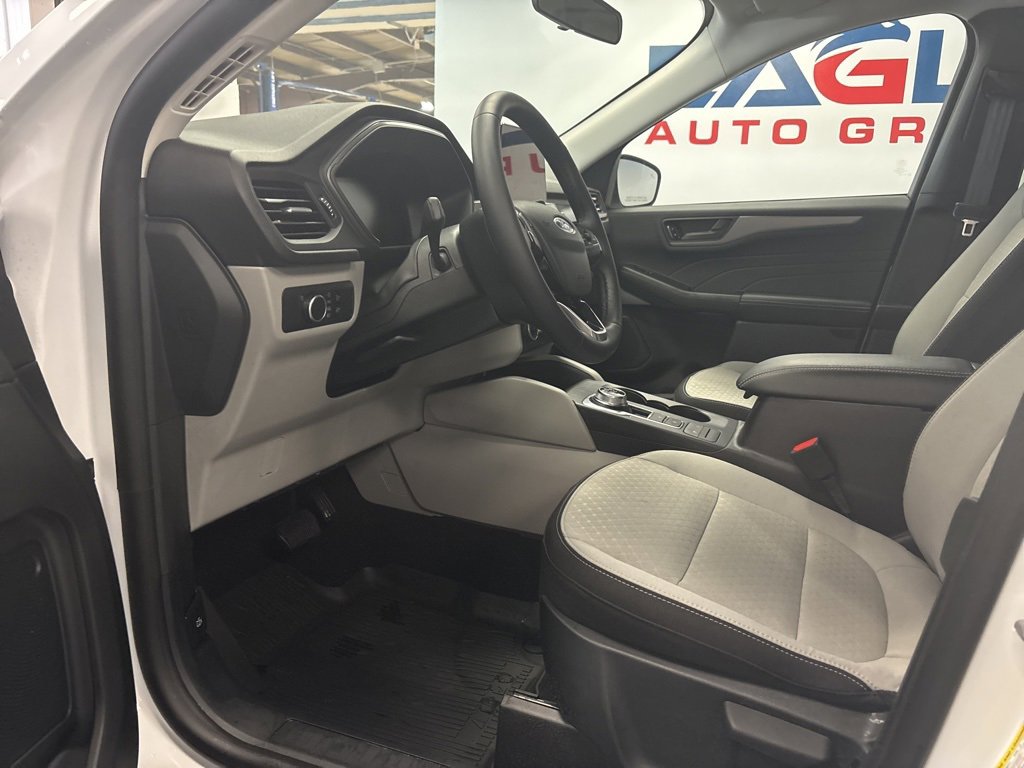 New 2025 Ford Escape Active w/ Cold Weather Package image 17