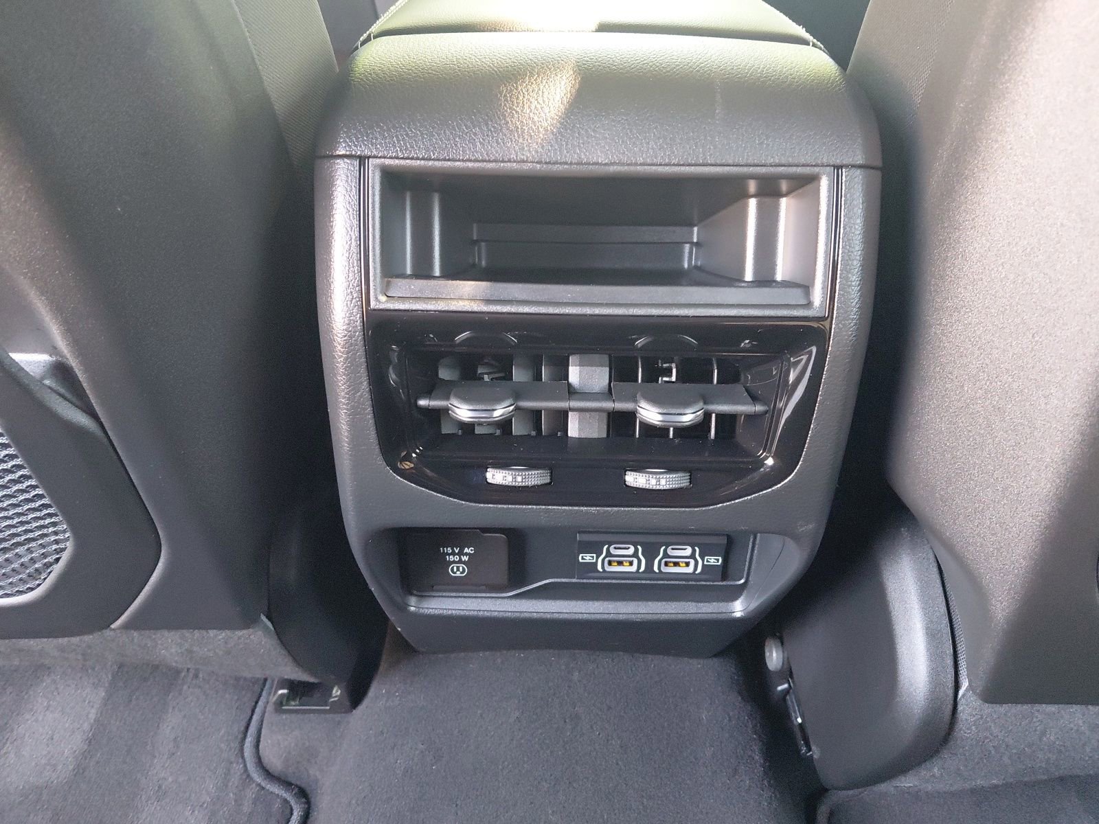 Used 2025 Jeep Grand Cherokee Laredo X w/ Luxury Tech Group I AWD/4WD image 16