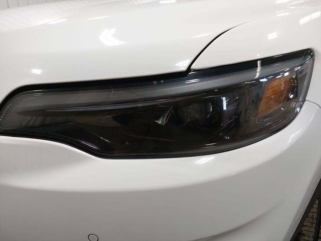 Used 2021 Jeep Cherokee Limited image 30