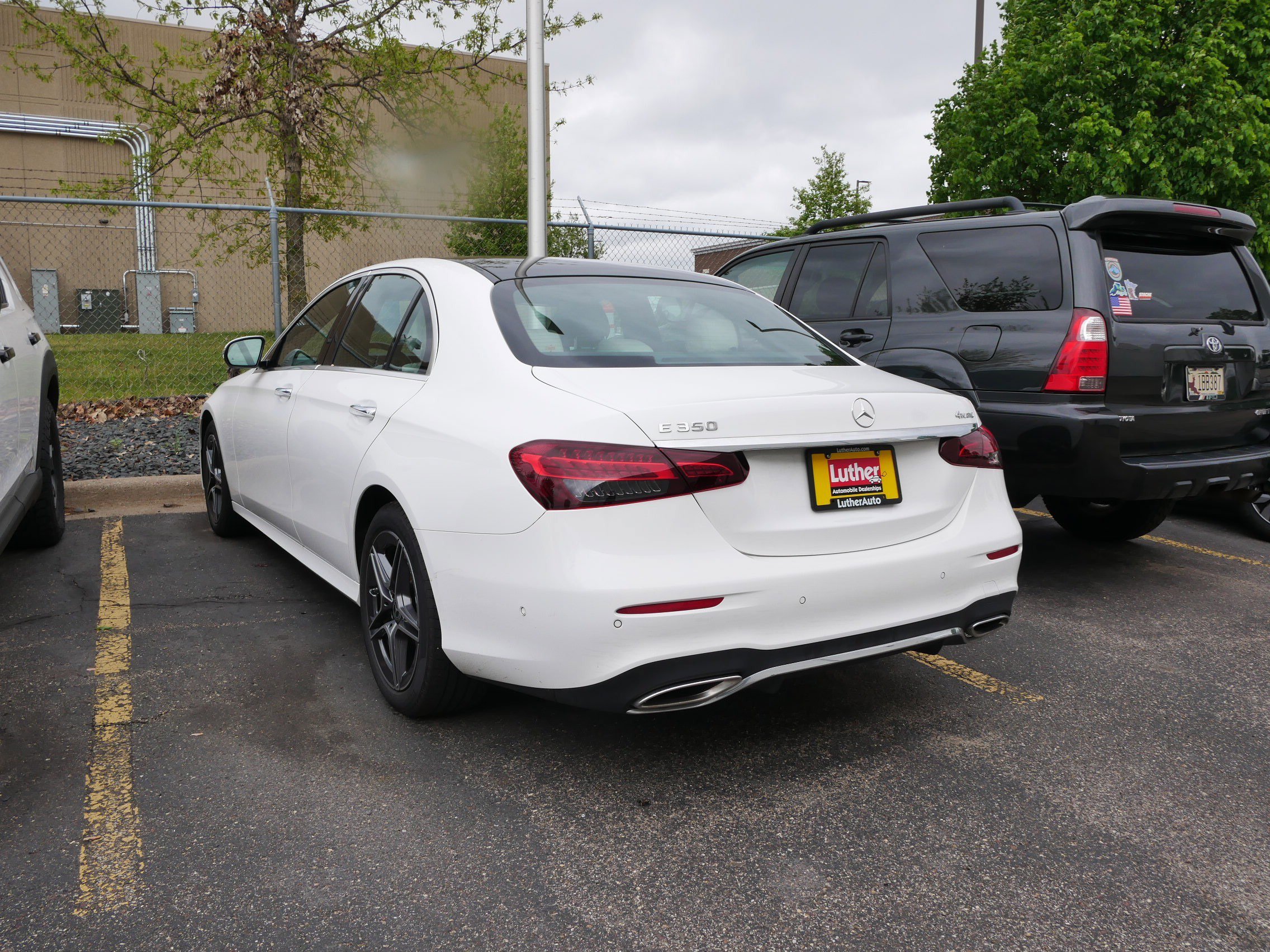 Used 2023 Mercedes-Benz E 350 4MATIC Sedan image 4