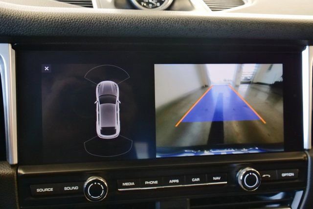 Used 2021 Porsche Macan image 21