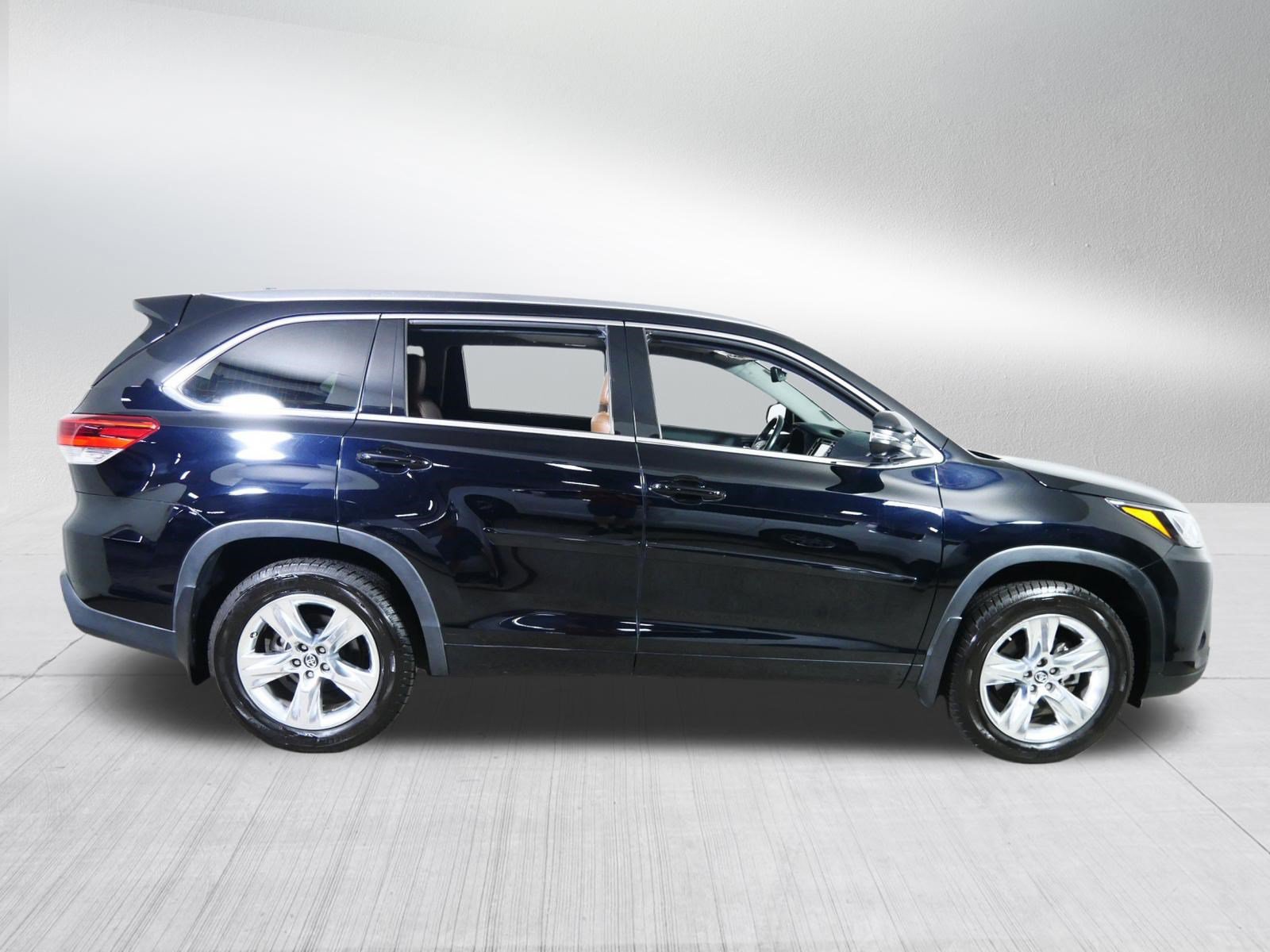 Used 2017 Toyota Highlander Limited w/ Protection Package #3 AWD/4WD image 8