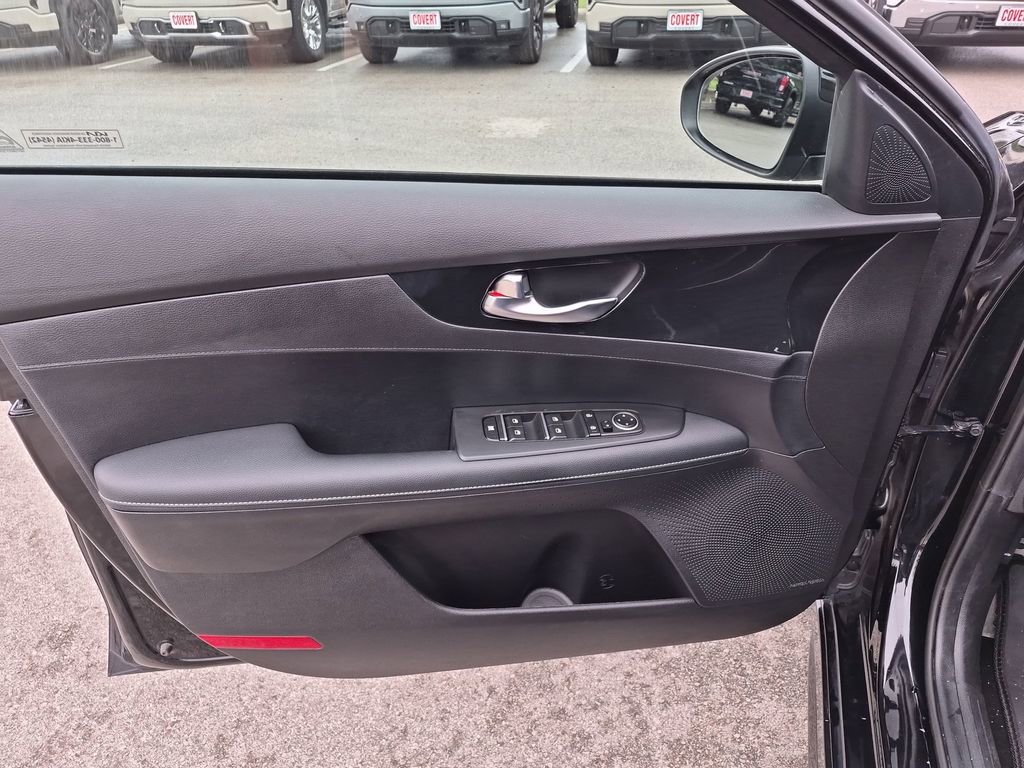 Used 2023 Kia Forte GT-Line w/ GT-Line Premium Package FWD image 16