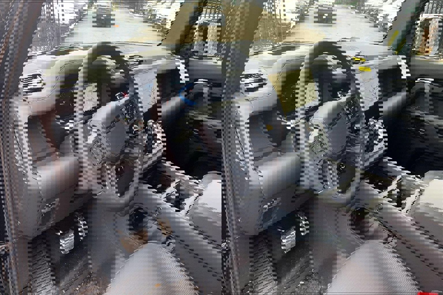 New 2026 Land Rover Defender 110 OCTA image 8