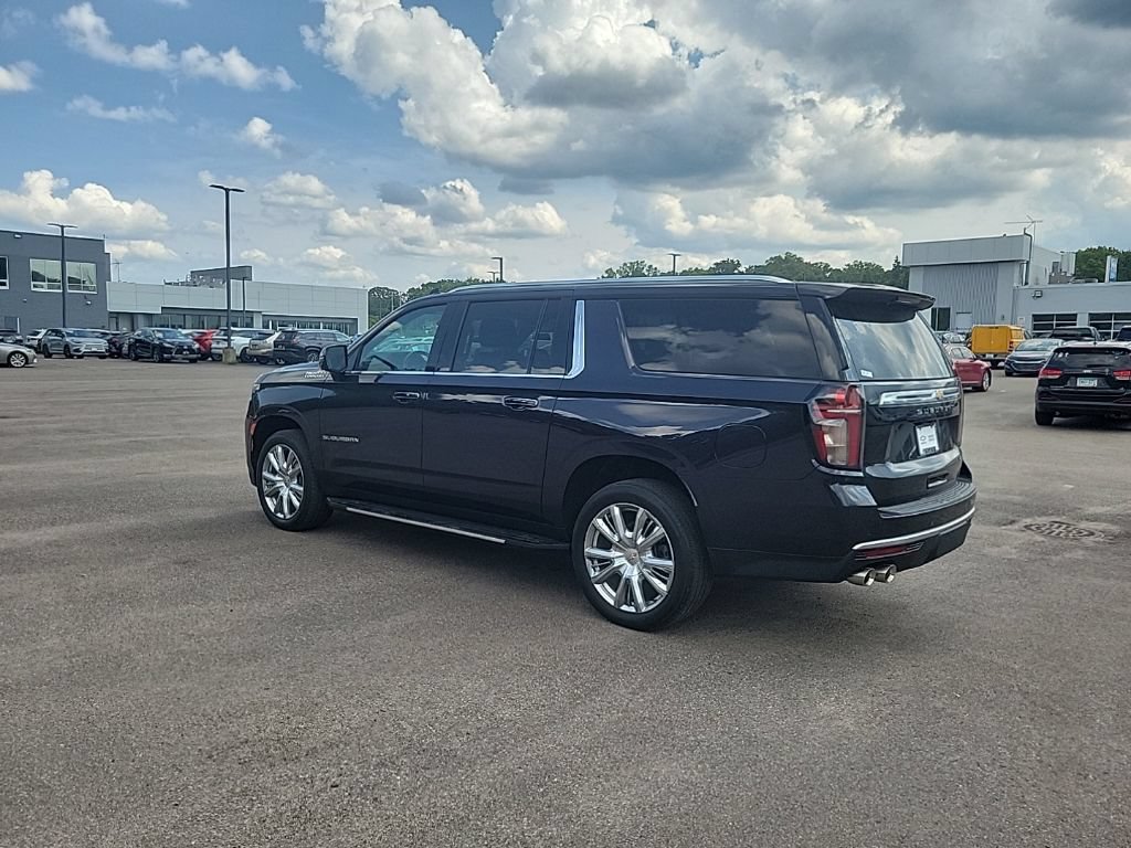 Used 2023 Chevrolet Suburban High Country AWD/4WD image 17